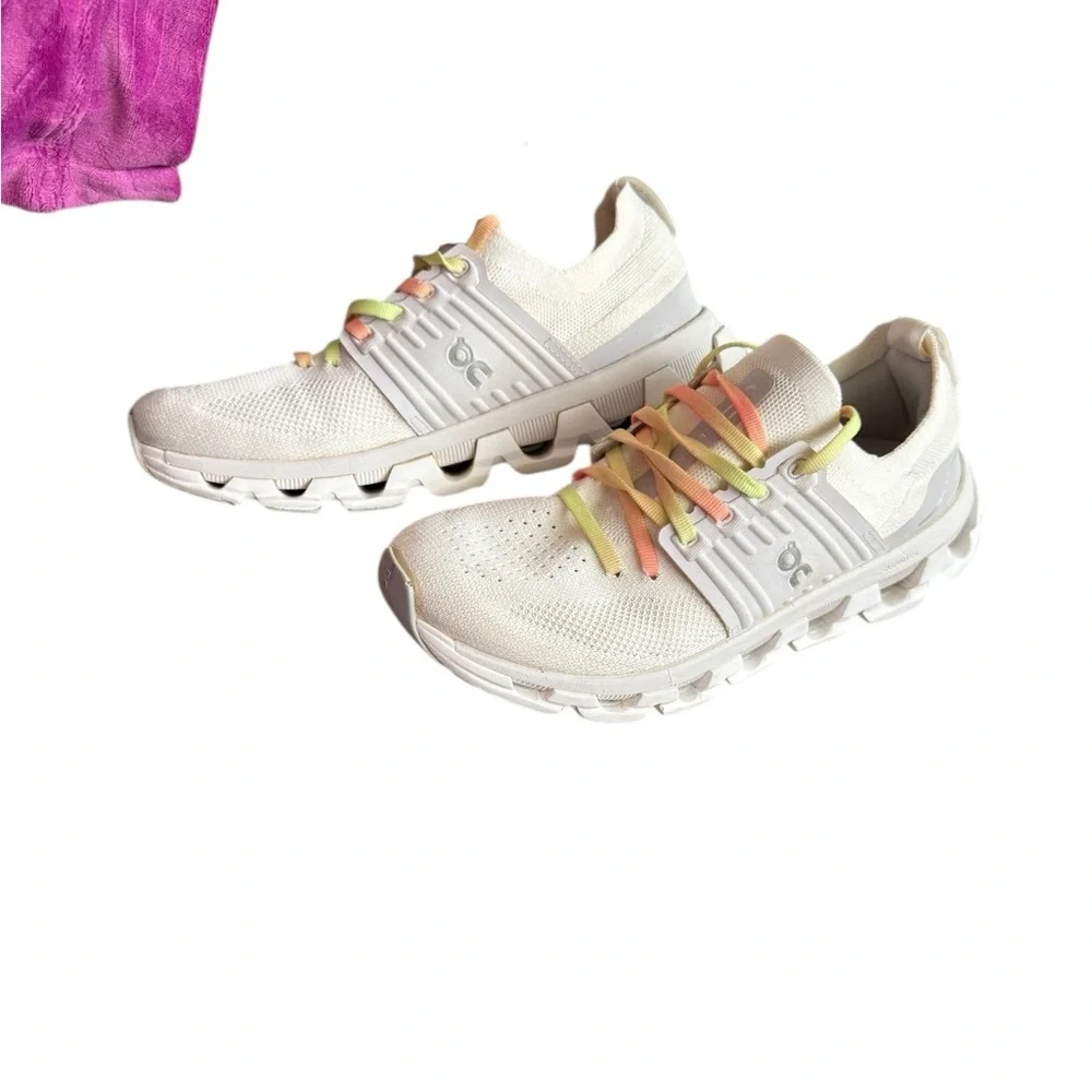 On Running Off White Sneakers with Colorful Laces - Picture 10 of 10